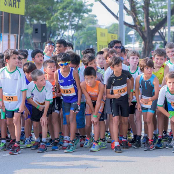 run_kids_boys_waiting-at-the-startline